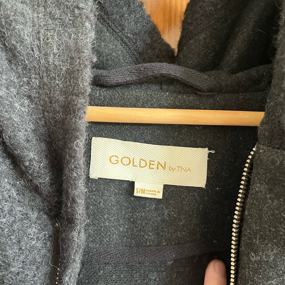 Aritzia TNA Poncho - Picture 4 of 6